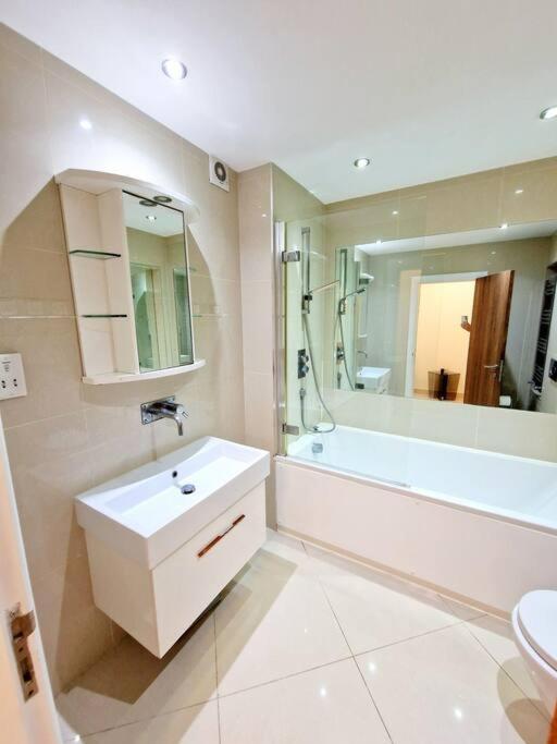 Modern Hyde Park Home With Private Entrance & Private Back Patio Near Bayswater & Paddington Stations London Kültér fotó