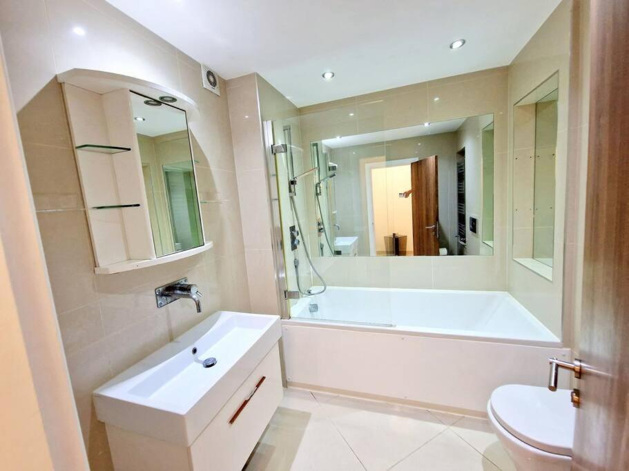 Modern Hyde Park Home With Private Entrance & Private Back Patio Near Bayswater & Paddington Stations London Kültér fotó